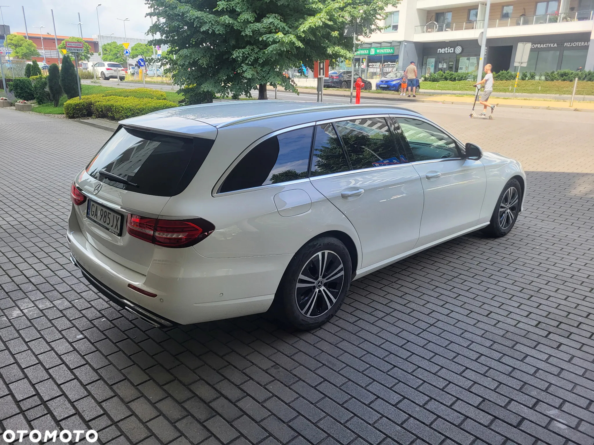 Mercedes-Benz Klasa E 220 d T 9G-TRONIC Avantgarde - 10