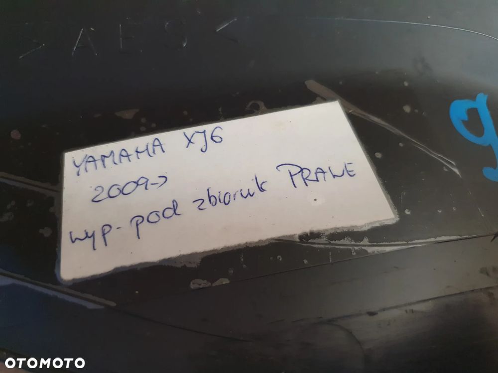 YAMAHA XJ6 WYPEŁNIENIE OWIEWKA ZBIORNIKA PRAWA - 2