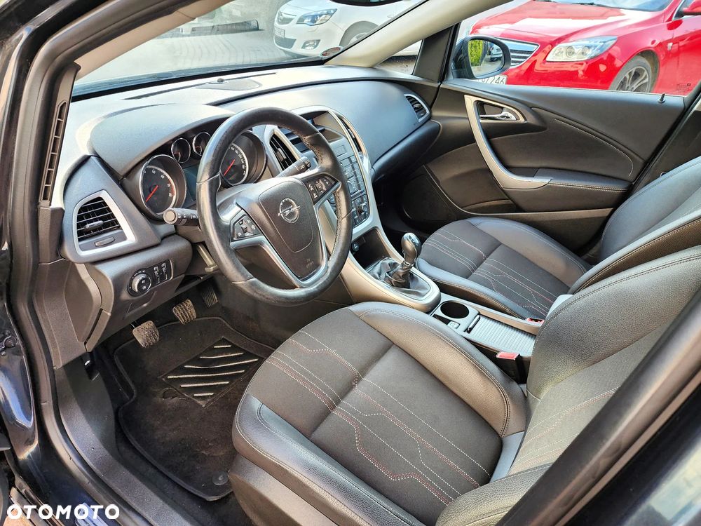 Opel Astra 1.4 Turbo 150 Jahre - 21