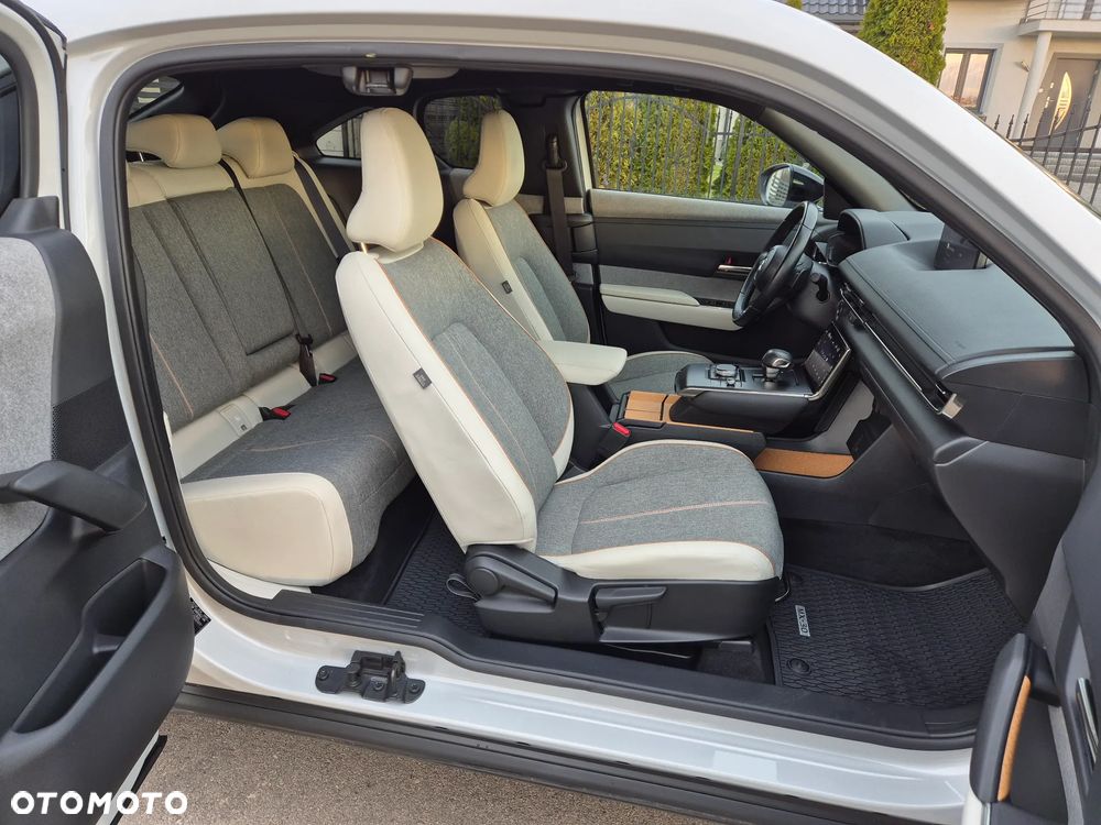 Mazda MX-30 e-SKYACTIV - 6