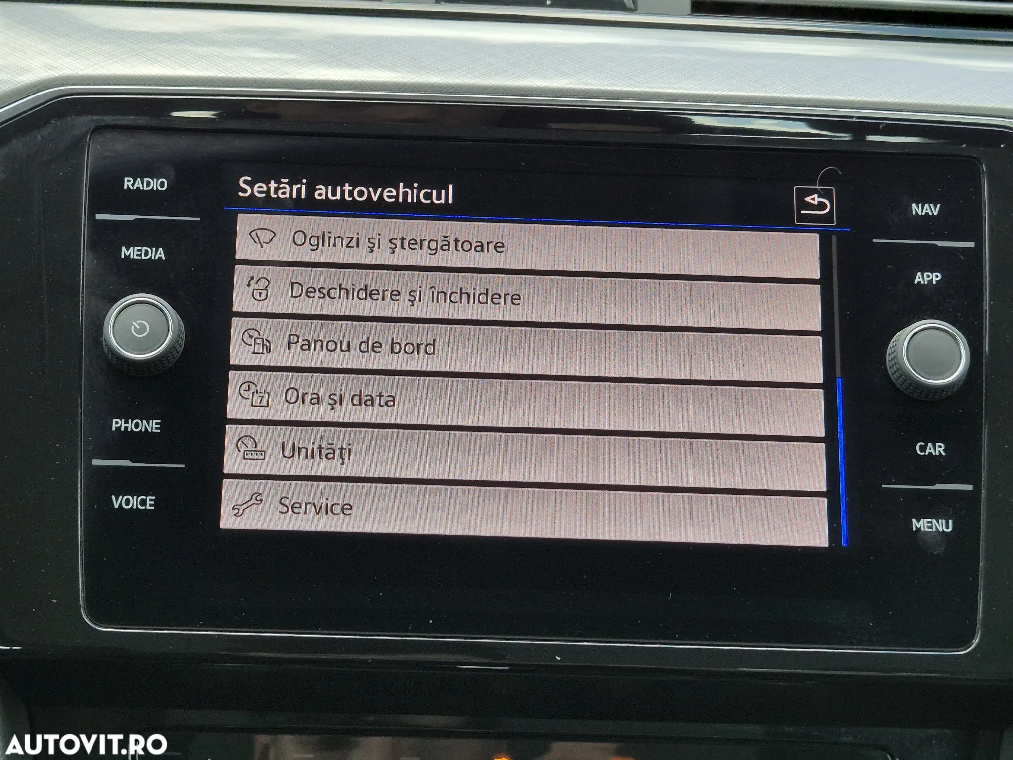 Volkswagen Passat - 25