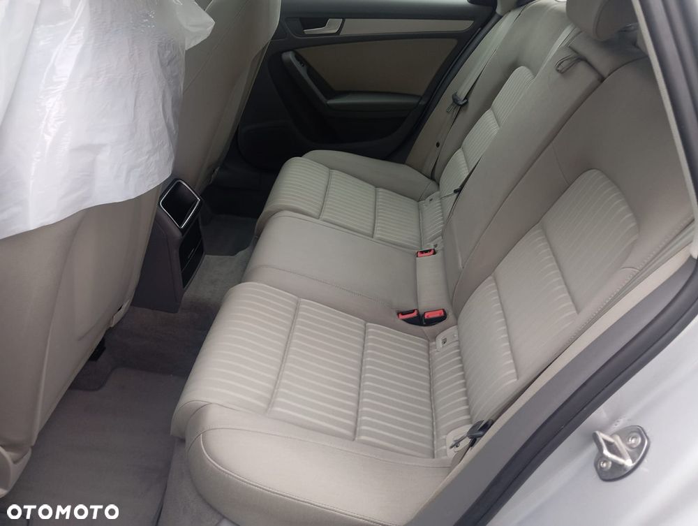 Audi A4 Avant - 4