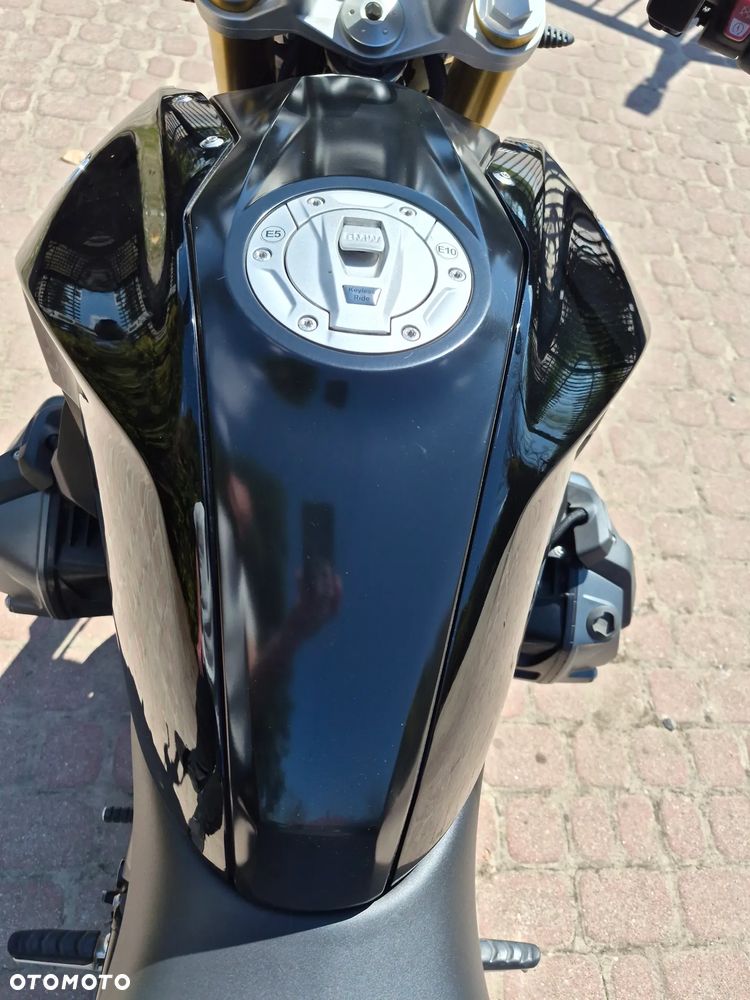 BMW R - 19
