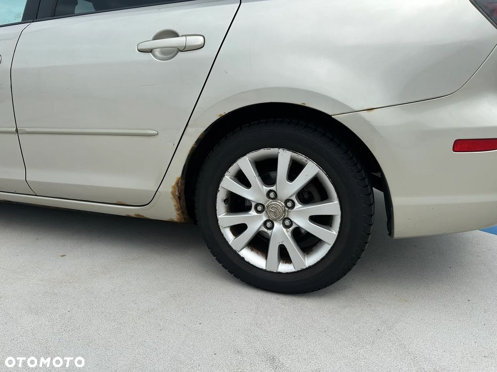 Mazda 3 2.0 Exclusive + - 11