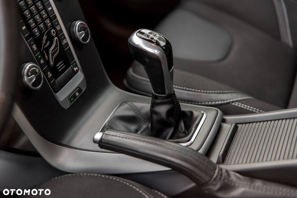 Volvo V40 D2 Drive-E Momentum - 21