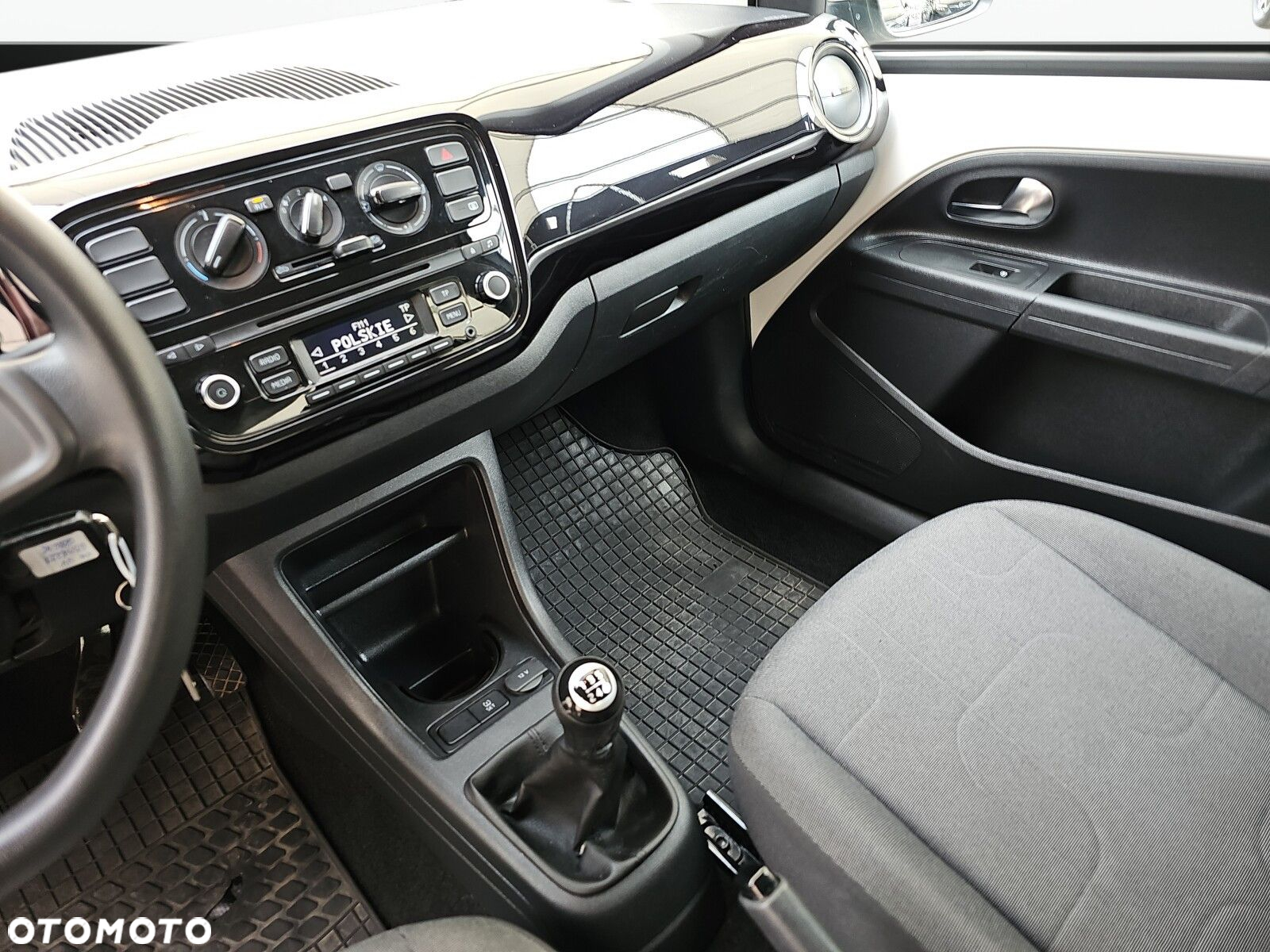 Volkswagen up! - 17