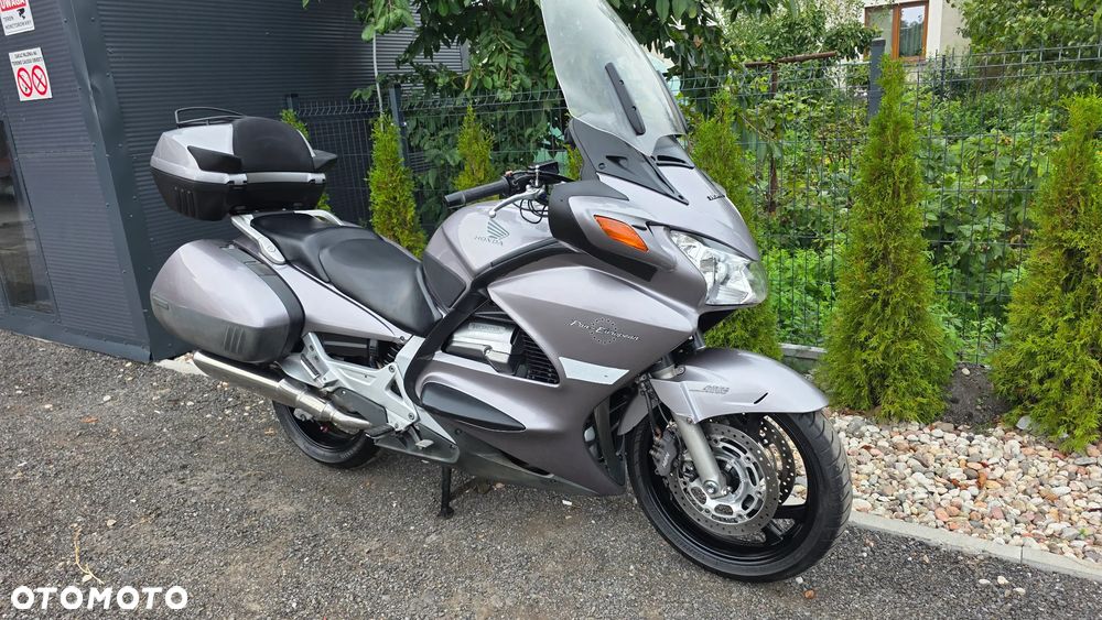 Honda ST - 1