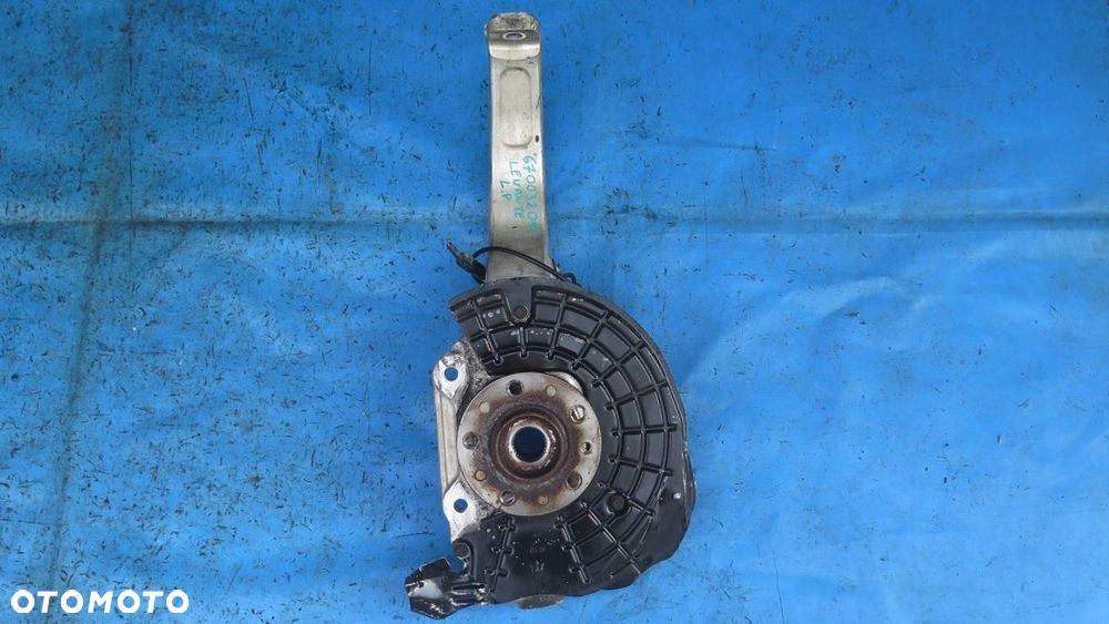 Zwrotnica Piasta Przód Lewa MASERATI LEVANTE 670032053