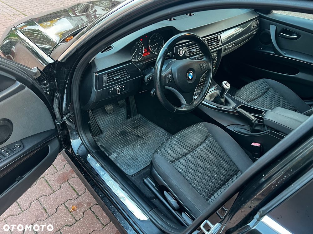 BMW Seria 3 318i Edition Exclusive - 9