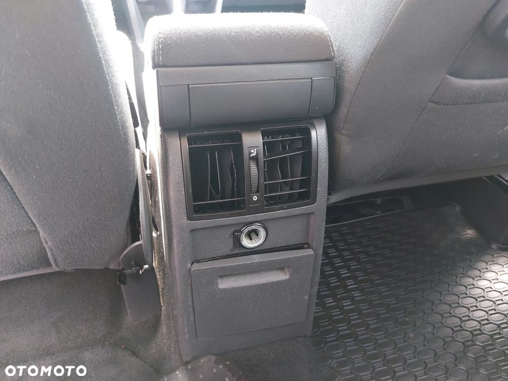 Volkswagen Touran 2.0 TDI DPF Comfortline DSG - 15