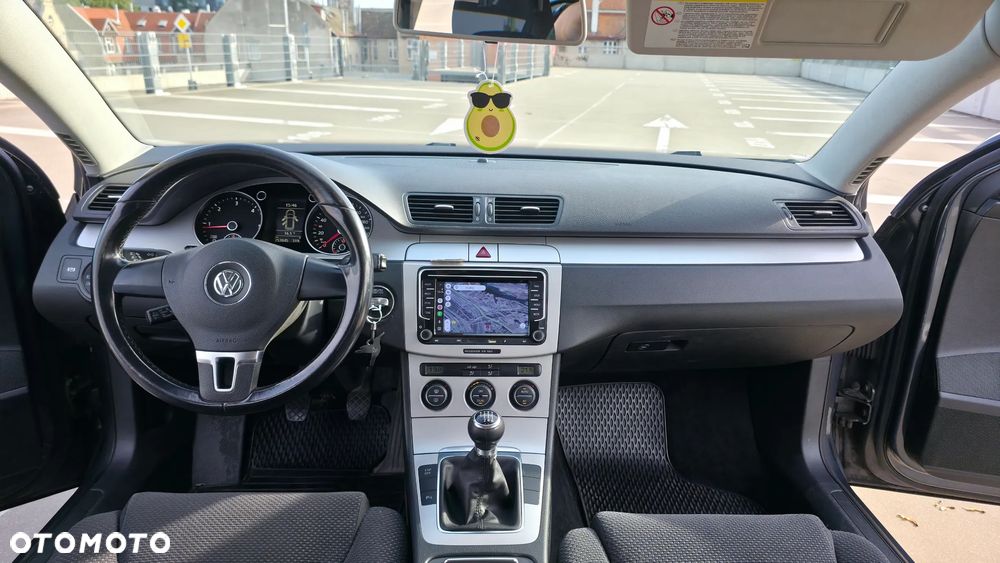 Volkswagen Passat 2.0 TDI DPF Comfortline - 9