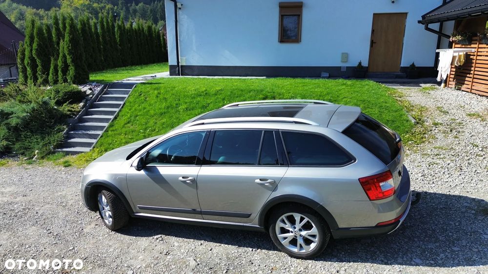 Skoda Octavia Combi 2.0 TDI 4x4 DSG Scout - 8