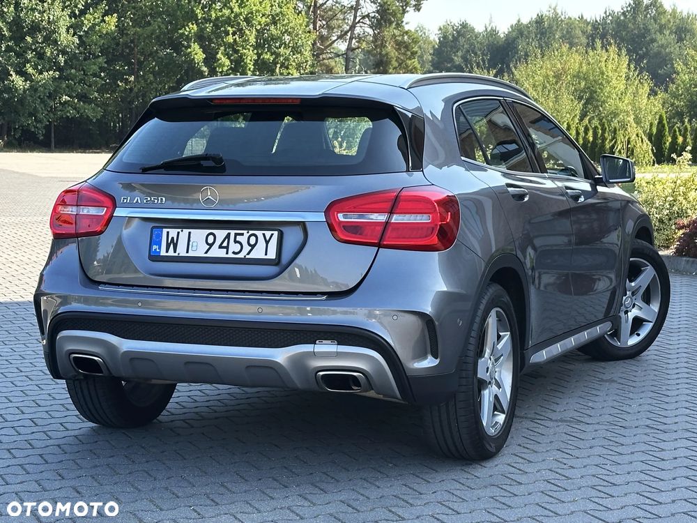 Mercedes-Benz GLA 250 7G-DCT - 10