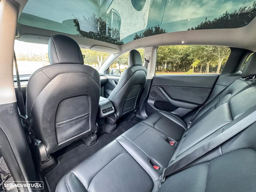 Tesla Model Y Long Range Dual Motor AWD - 22