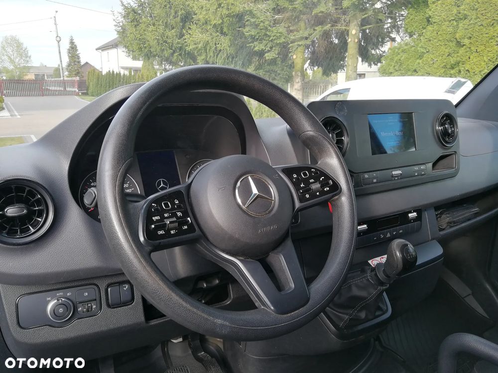 Mercedes-Benz Sprinter - 18