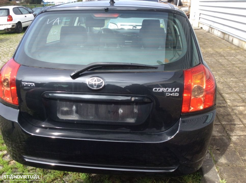 Toyota Corolla E12 de 2005 ás peças - 3