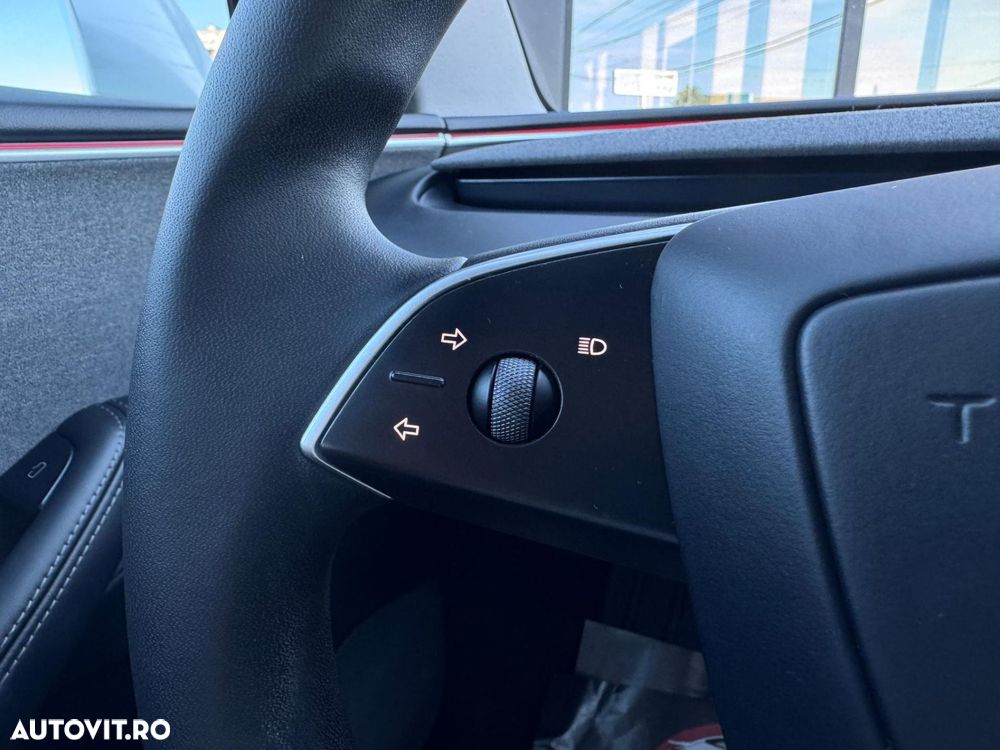 Tesla Model 3 - 37