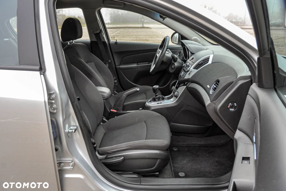 Chevrolet Cruze - 11