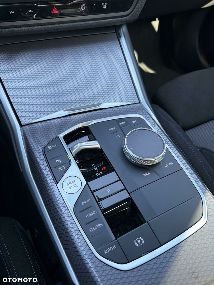 BMW Seria 3 330e PHEV M Sport - 21