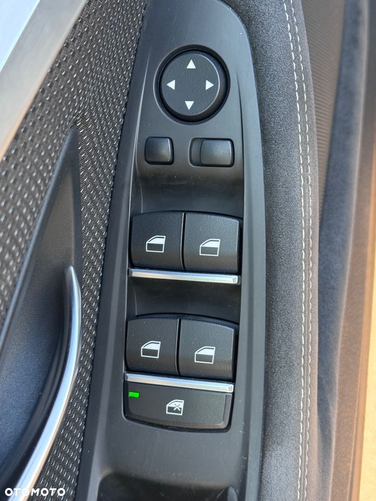 BMW Seria 5 518d M Sport - 11