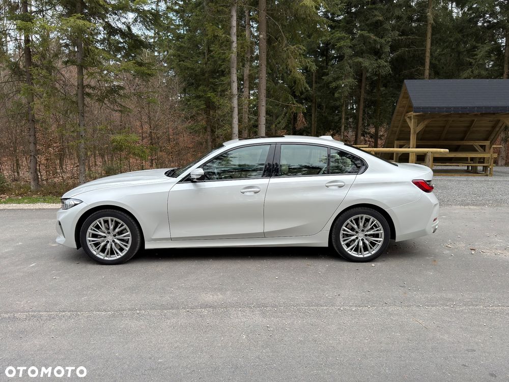 BMW Seria 3 330i xDrive Sport Line - 8