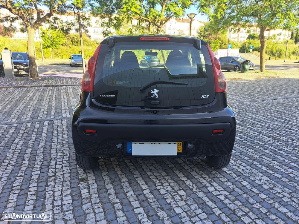 Peugeot 107 1.0 Urban - 12