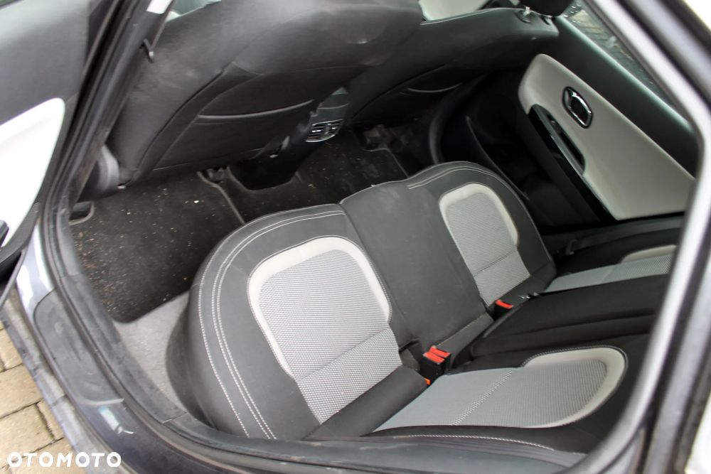 Kia Ceed 1.6 GDI DCT Platinum Edition - 13