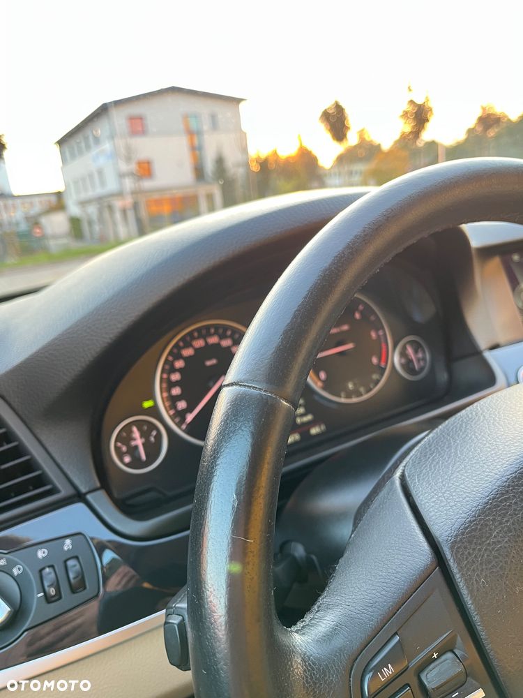 BMW Seria 5 520d - 14