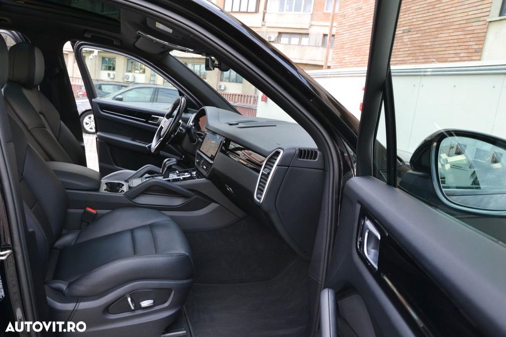 Porsche Cayenne Tiptronic S - 12