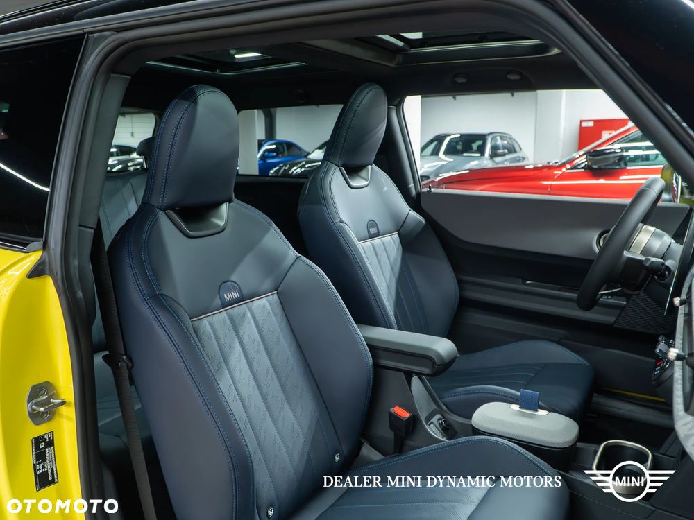 MINI Cooper S Favoured Trim - 19