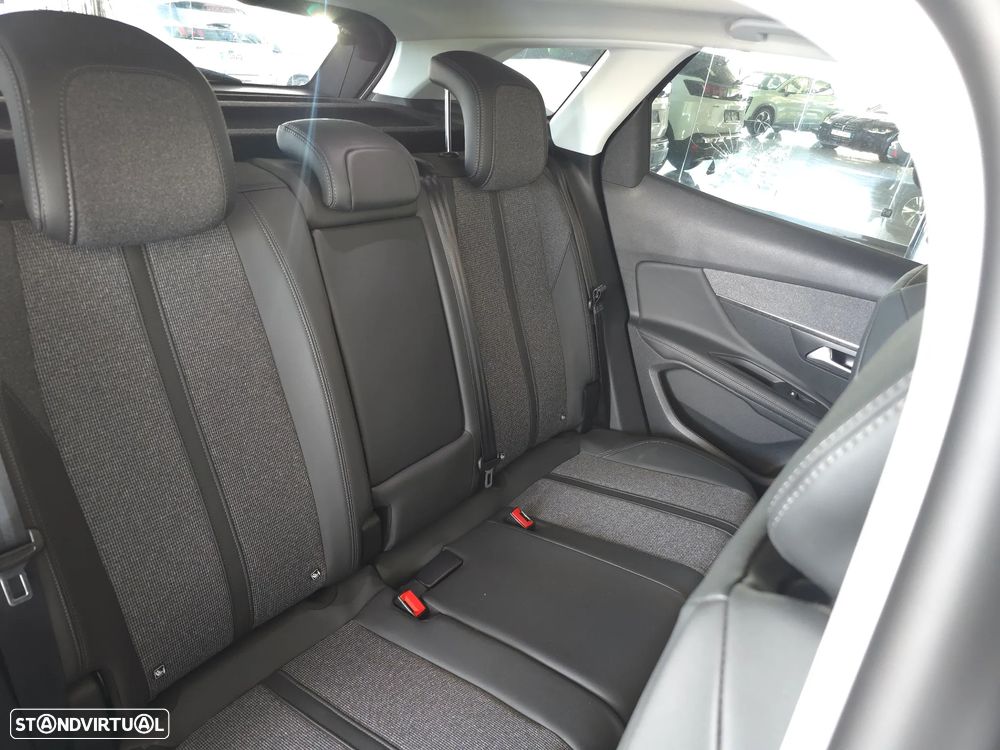 Peugeot 3008 1.5 BlueHDi Allure EAT8 - 17