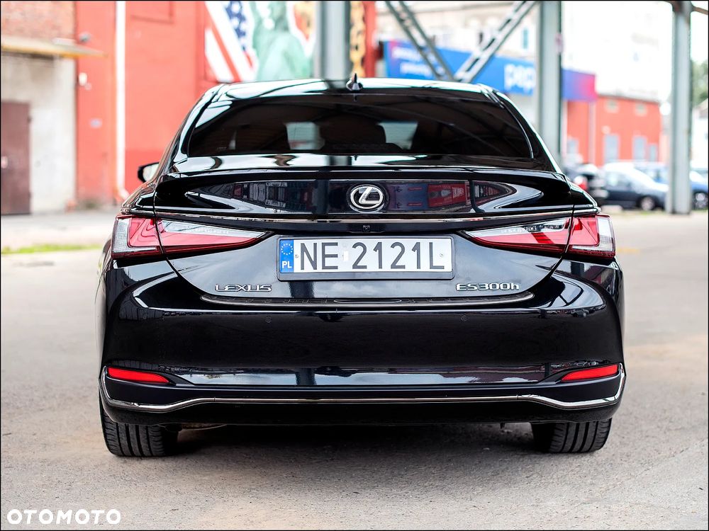 Lexus ES 300h F Sport - 6