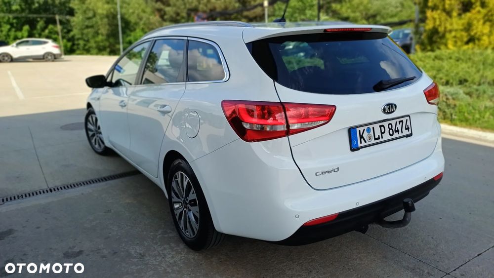 Kia Ceed 1.6 CRDi 136 ISG Platinum Edition - 8