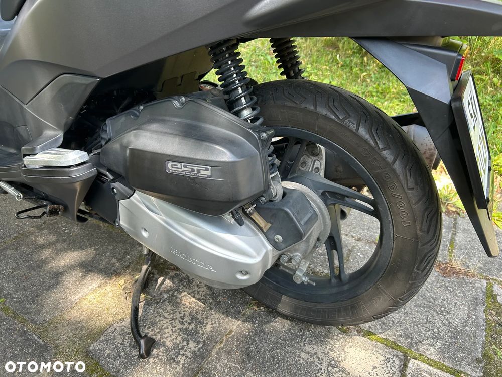 Honda PCX - 12