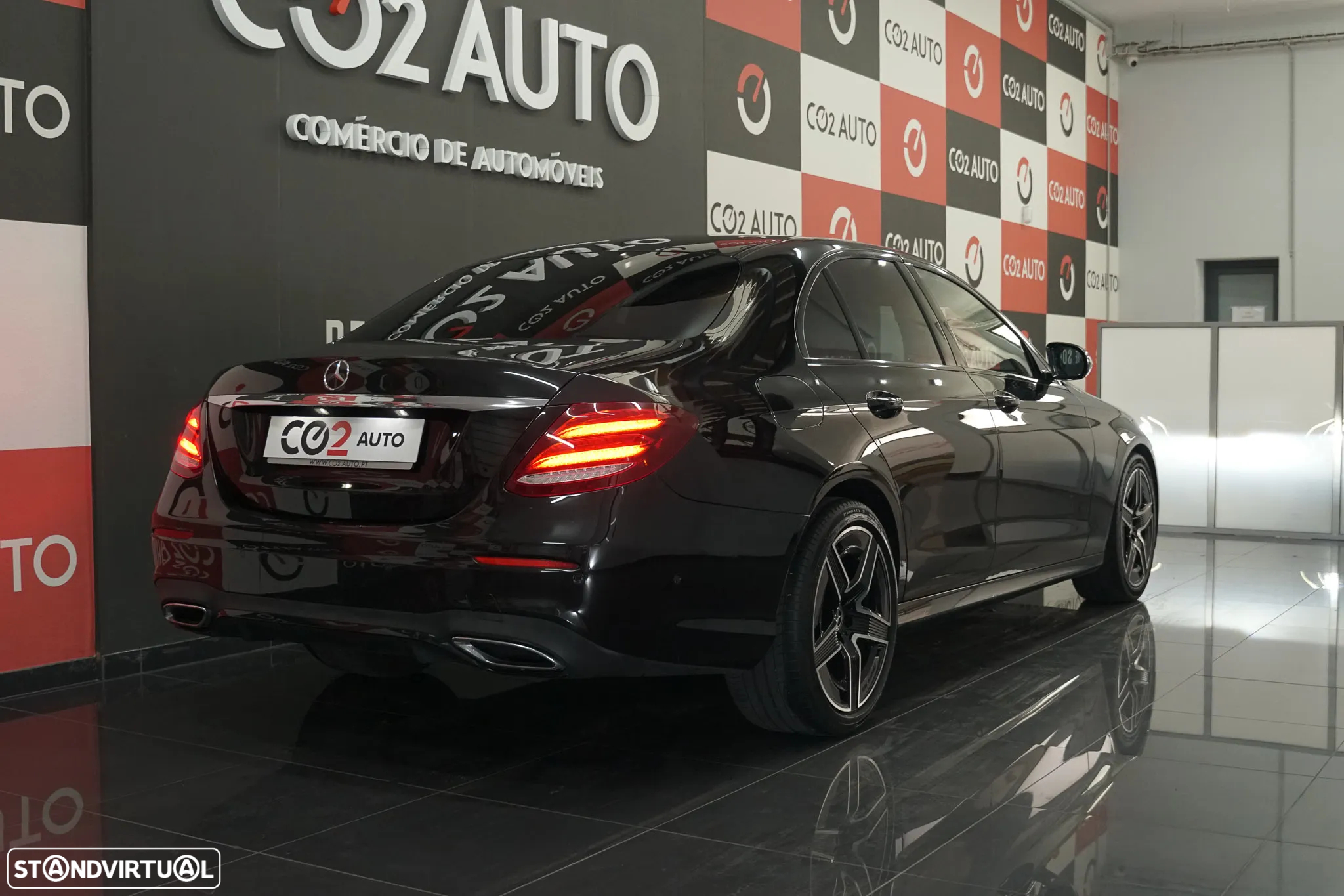 Mercedes-Benz E 220 d AMG Line - 4