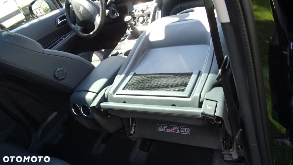 Peugeot 3008 HDi FAP 150 Premium - 29