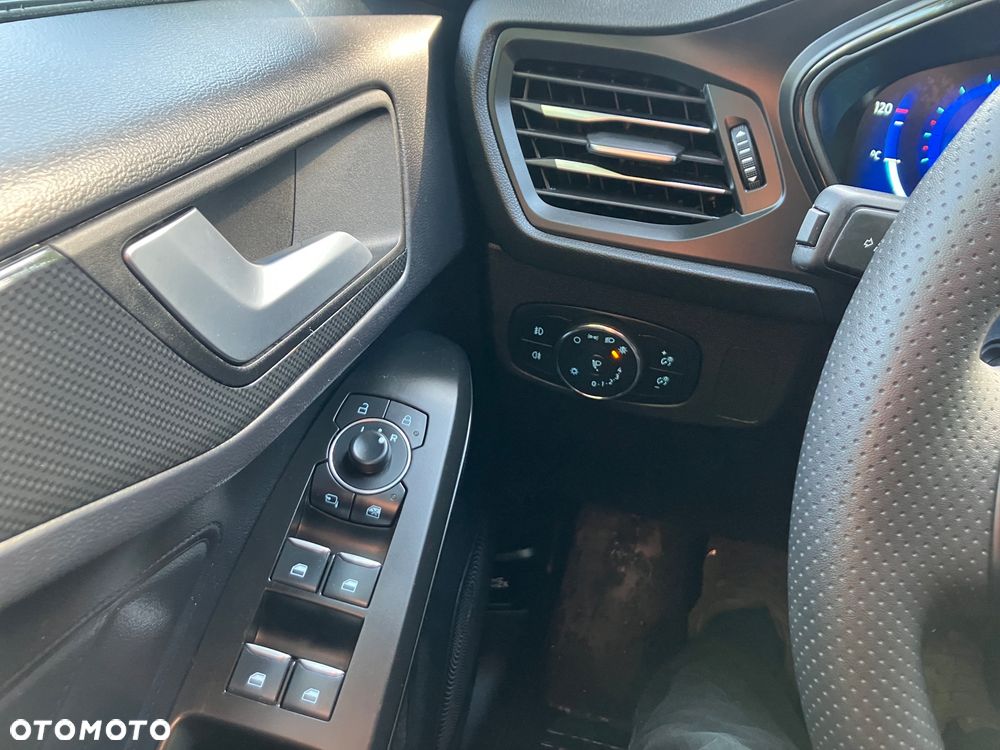 Ford Focus 1.0 EcoBoost Hybrid ST-LINE X - 13