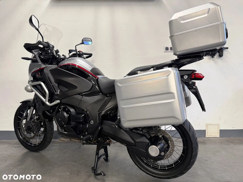 Honda VFR - 4