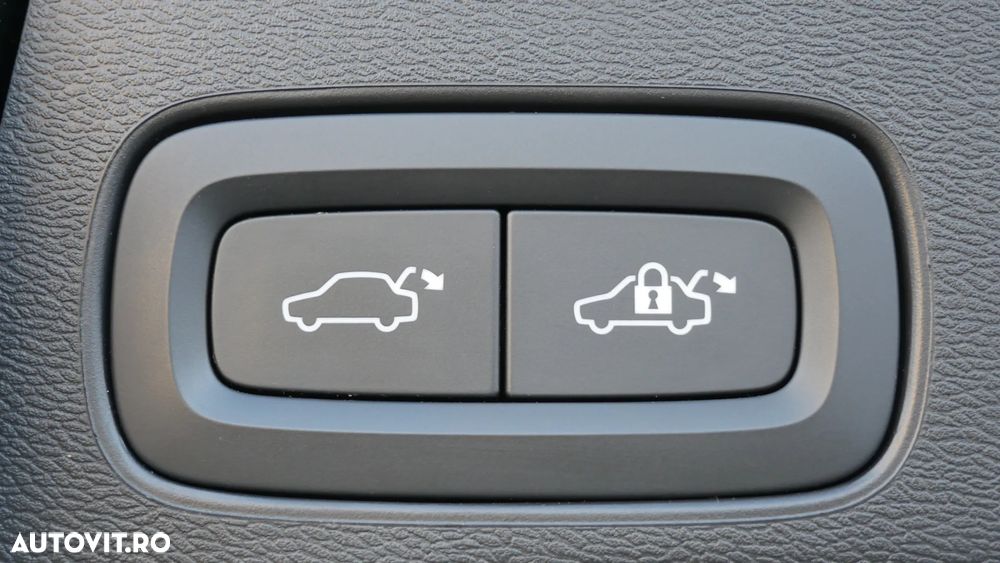 Volvo XC 60 T6 AWD Recharge Geartronic RDesign - 36