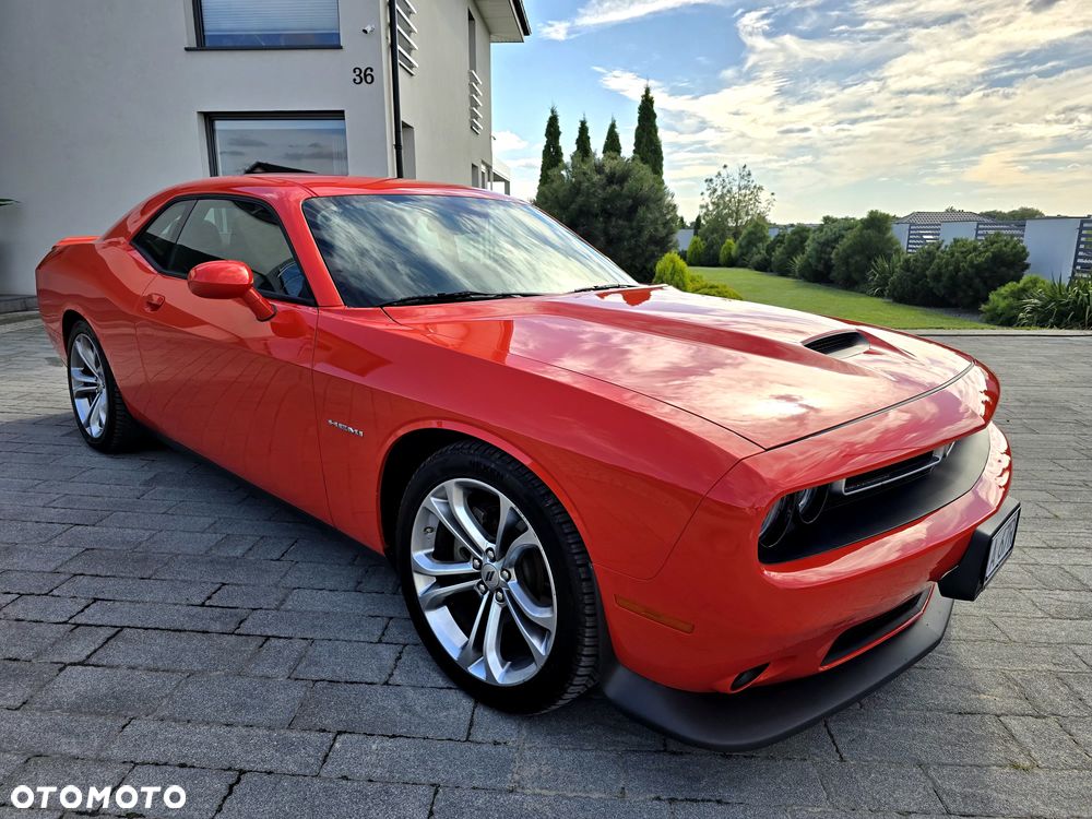Dodge Challenger - 30