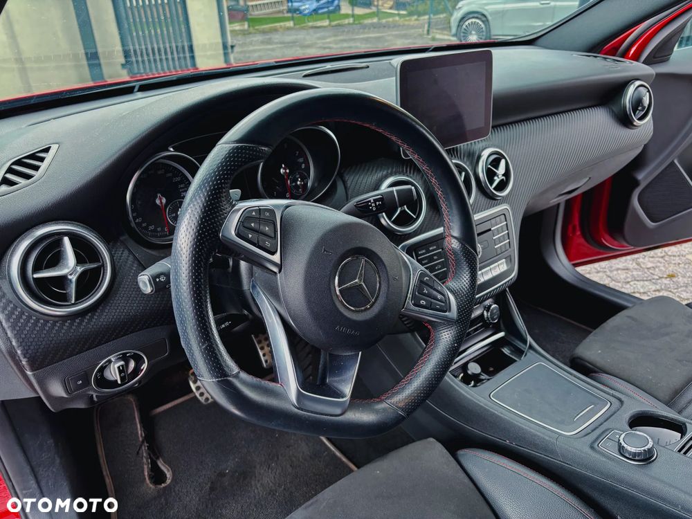Mercedes-Benz Klasa A 180 7G-DCT AMG Line - 13