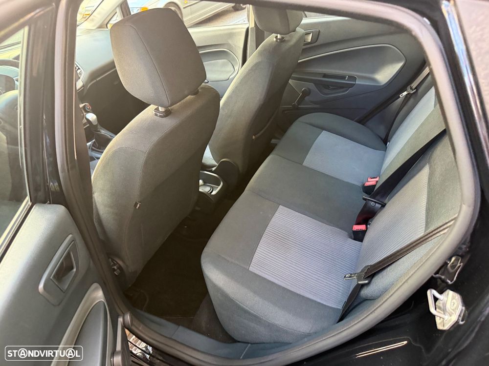 Ford Fiesta - 10