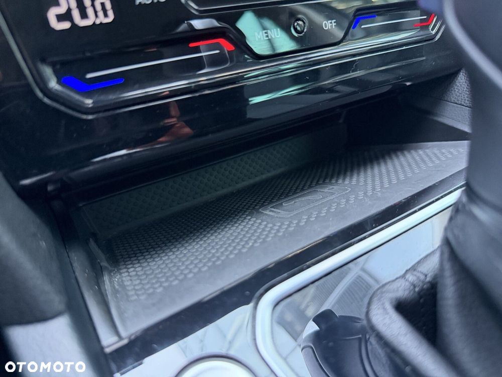 Volkswagen Passat - 22
