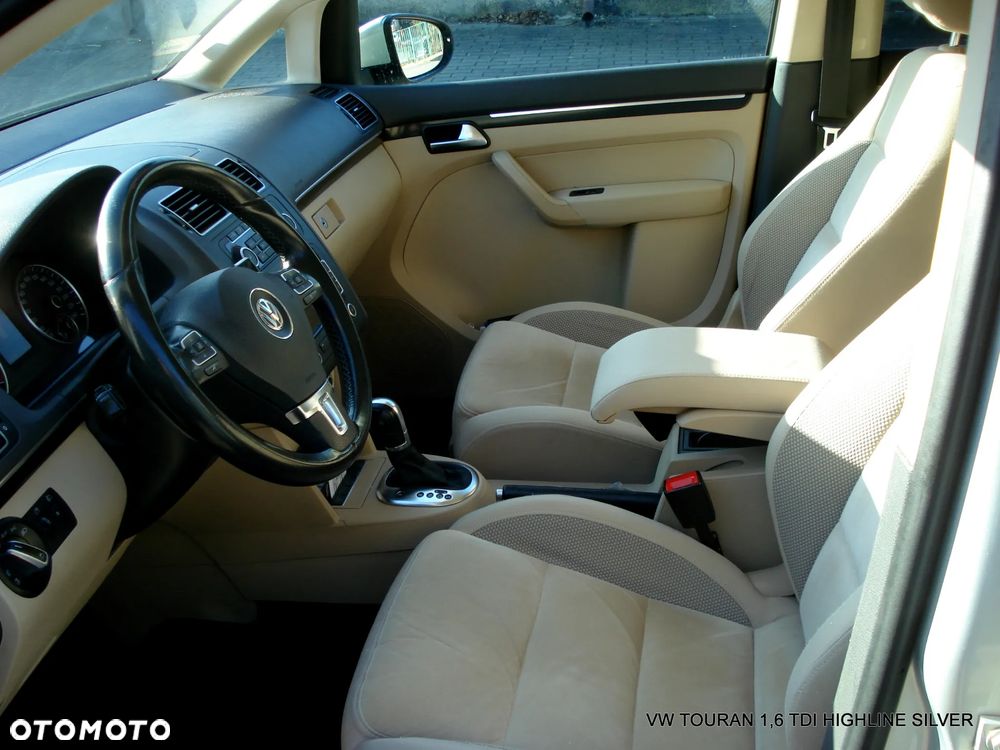 Volkswagen Touran 1.6 TDI DPF BlueMotion Technology DSG Highline - 3