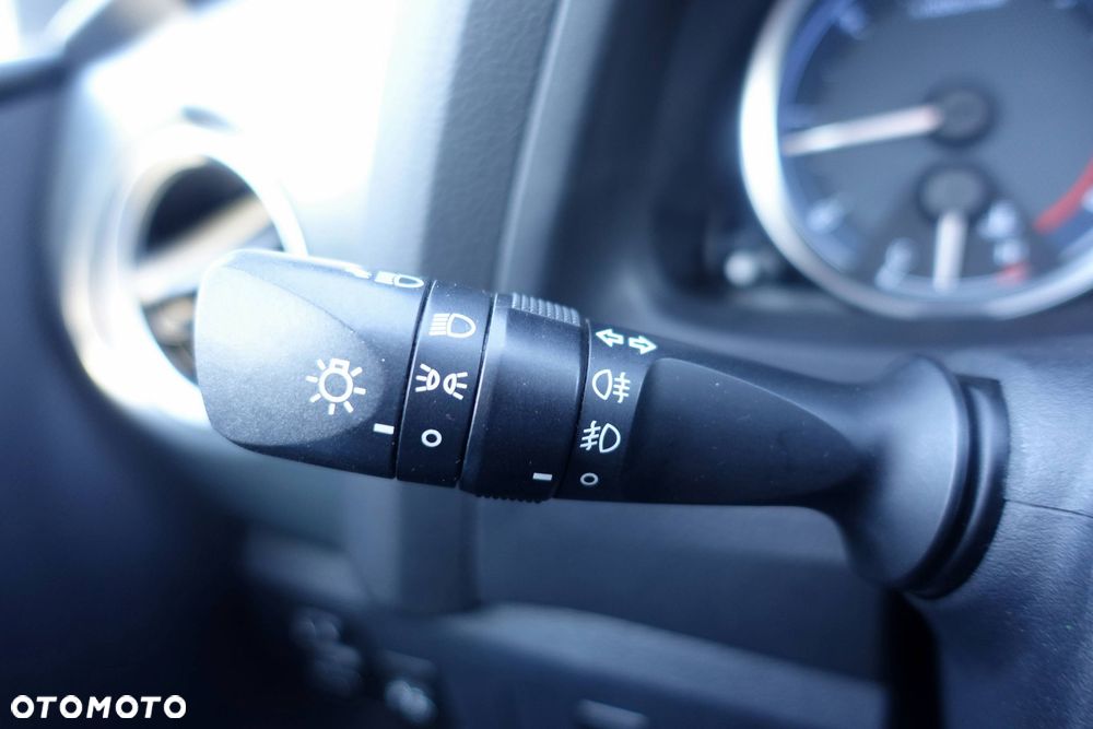 Toyota Auris 1.4 D-4D - 24