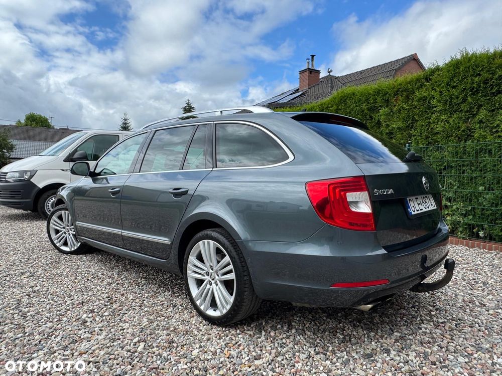 Skoda Superb 2.0 TDI Elegance DSG - 9