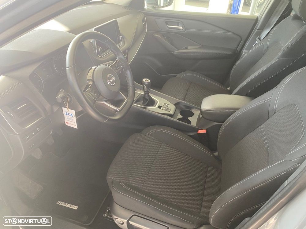 Nissan Qashqai 1.3 DIG-T Premiere Edition - 37