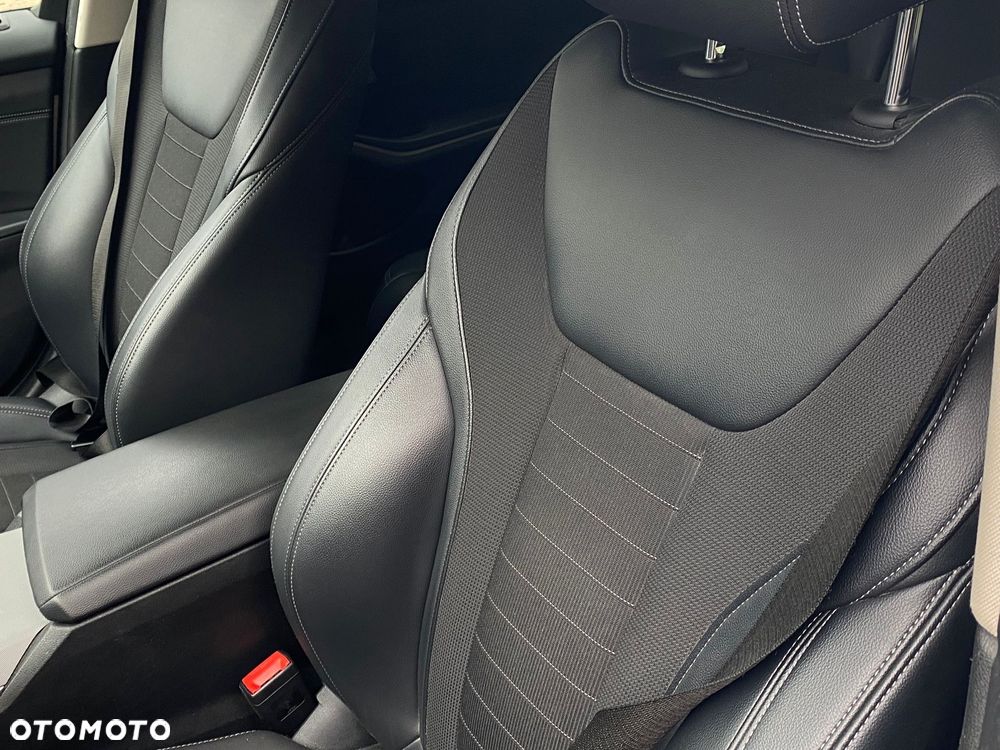 BMW Seria 3 320d xDrive - 29