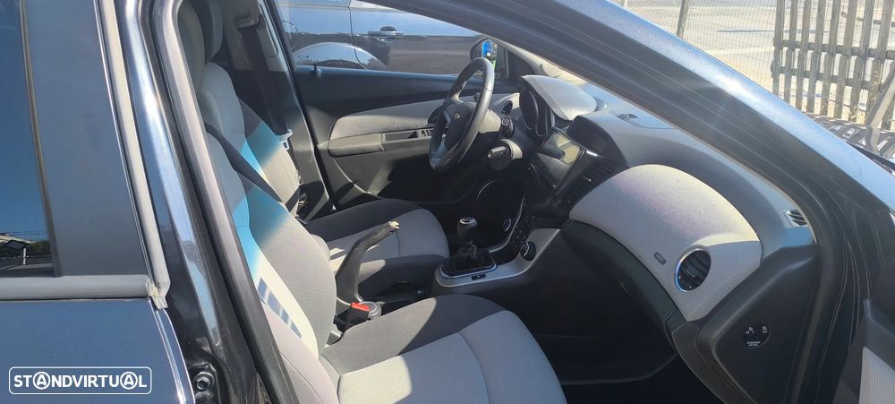 Chevrolet Cruze 1.6 LS - 7