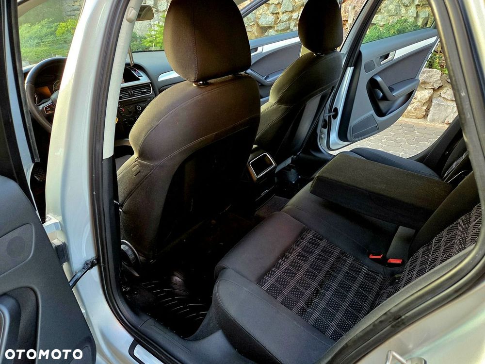 Audi A4 Limousine - 12